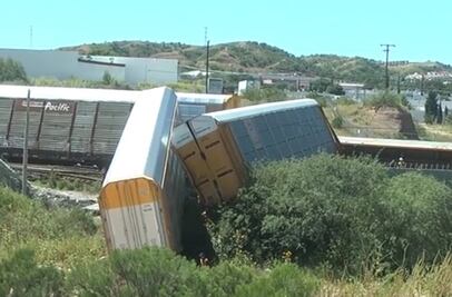 Descarrila tren en Sonora con carros de Ford