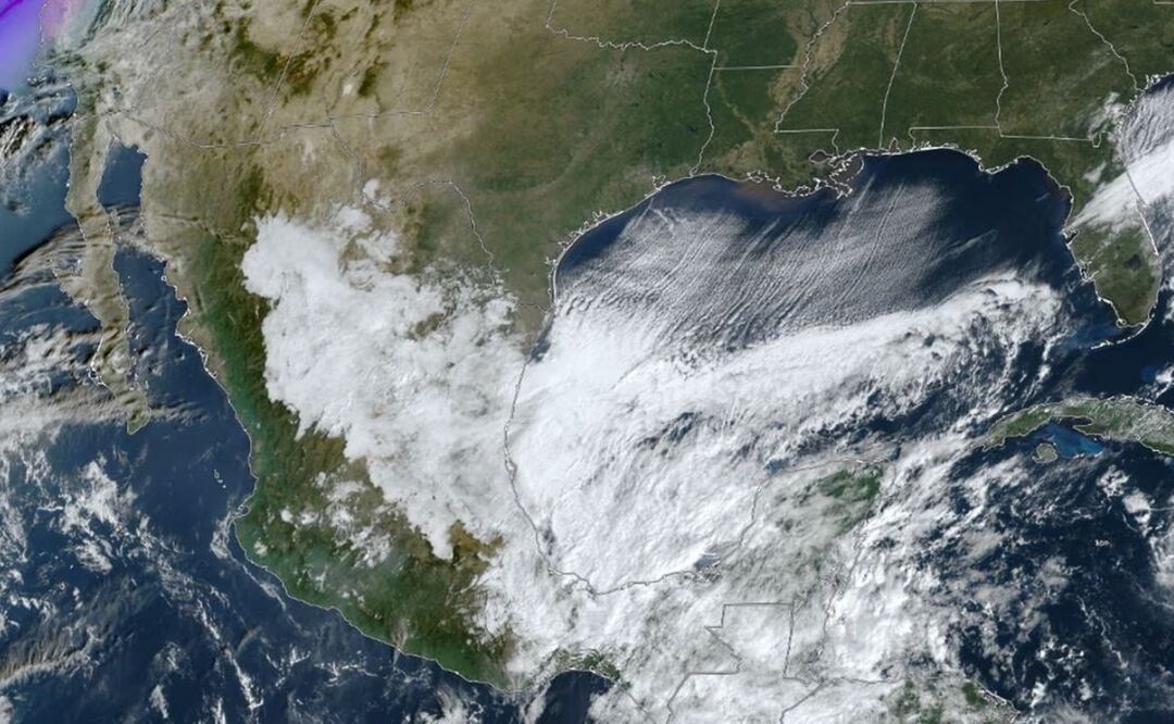 El frente frío 32 y 33 darán lugar a lluvias e intervalos de chubascos. Foto: Especial