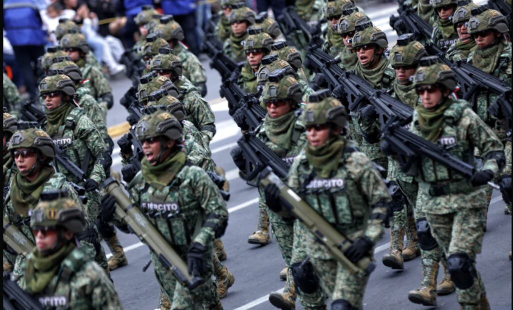 Personal del Ejército mexicano participan en el Desfile del 215 aniversario del Grito de Independencia en la Ciudad de México, el 16 de septiembre de 2025. Foto: Fernanda Rojas/EL UNIVERSAL