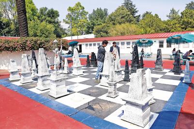 Analizan destino de obras de Miguel Peraza en el TEC