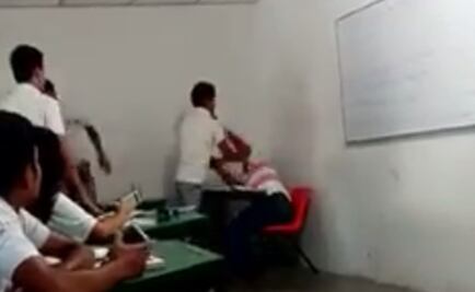 Dan de baja a alumno por golpear a maestro en Tabasco