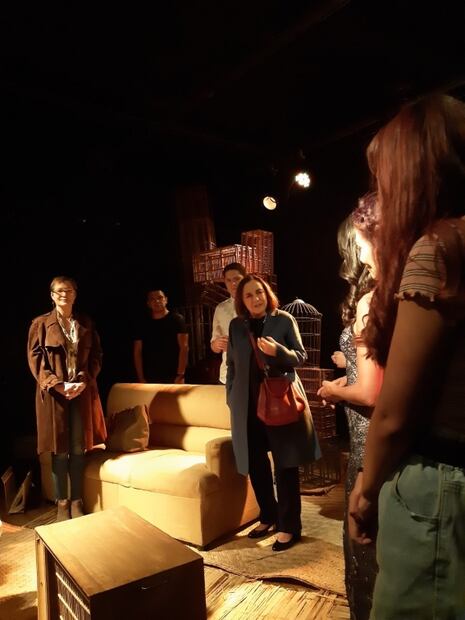 Niurka aplaude el debut de su hija Romina en el teatro de cámara
