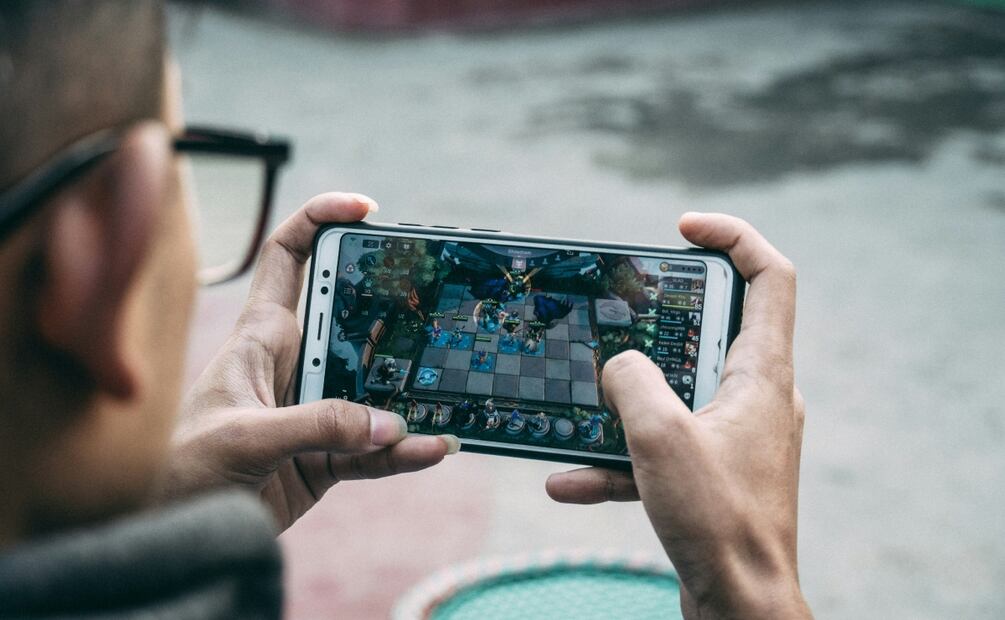 Celular gamer. Imagen: Unsplash