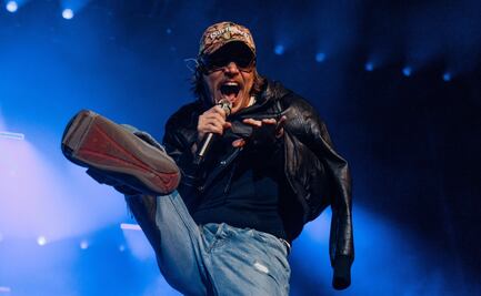 Vocalista de Cage The Elephant sale al escenario del Corona Capital a pesar de tener un pie y brazo rotos