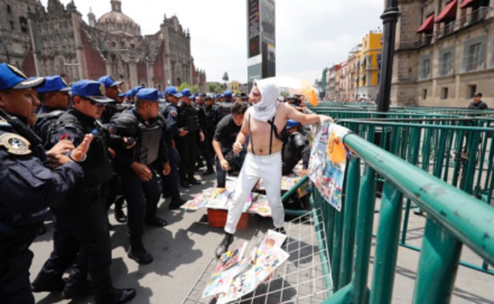 ​Se enfrentan jóvenes "nazis” contra “anarquistas” en marcha LGBTTTI