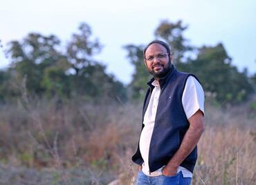 Alok Shukla, el hombre que se enfrentó a la industria del carbón para salvar un bosque... y ganó