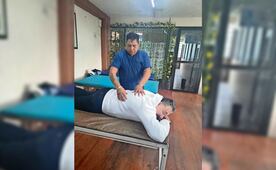 ¡Masajista y luchador! Zoy Raymunda espera abrir su propio consultorio de masajes