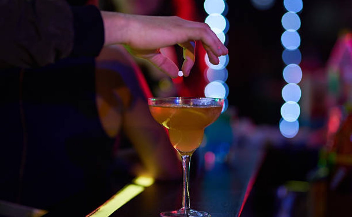 Cae falso guía turístico que drogaba a extranjeros para robarles; operaba en Bogotá, Colombia