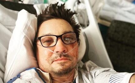 Jeremy Renner se rompe más de 30 huesos en accidente y muestra su recuperación