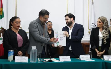 Secretario de Finanzas de CDMX entrega Paquete Económico 2026