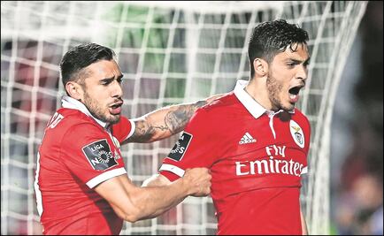 Raúl Jiménez es nombrado MVP en Portugal