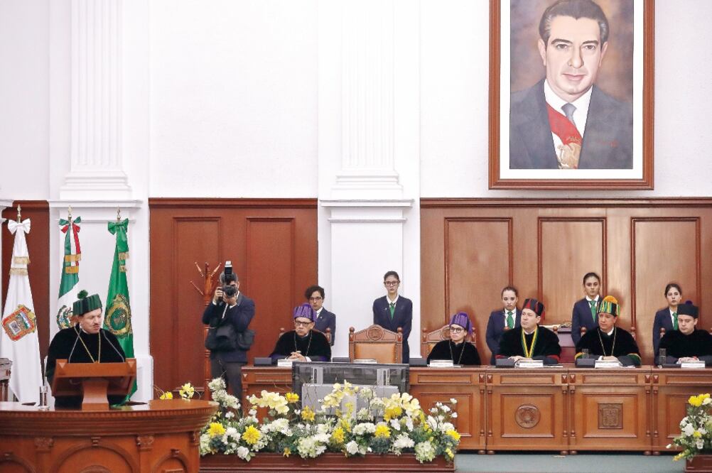 EL Licenciado Juan Francisco Ealy Ortiz, Presidente Ejecutivo y del Consejo de Administración de EL UNIVERSAL, recibió ayer el Doctorado Honoris Causa de la Universidad Autónoma del Estado de México en reconocimiento a su contribución (YADÍN XOLALPA)