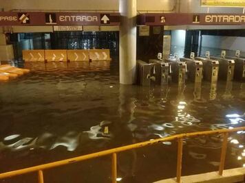 Lluvias afectan al Metro en el Valle de México