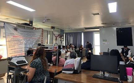 Médicos y enfermeras toman área de Gobierno del hospital del ISSSTE en Tehuantepec, Oaxaca; acusan que autoridades no entregaron plazas