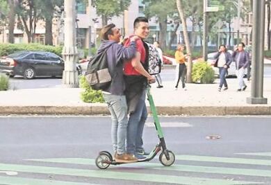 Semovi busca nueva regulación para monopatines, scooters y bicicletas eléctricas en CDMX; no pueden exceder los 25km/h