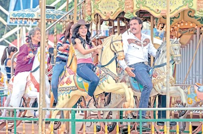 Familia Carmona se va de paseo a Chapultepec 