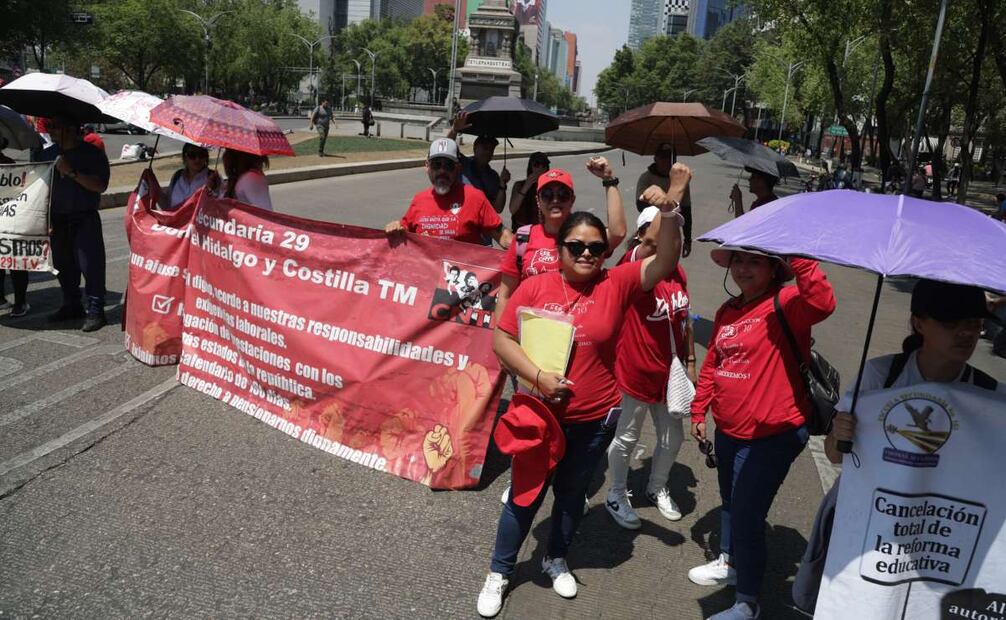 Continua bloqueo de maestros de la CNTE en Paseo de la Reforma. Foto: Carlos Mejía/EL UNIVERSAL