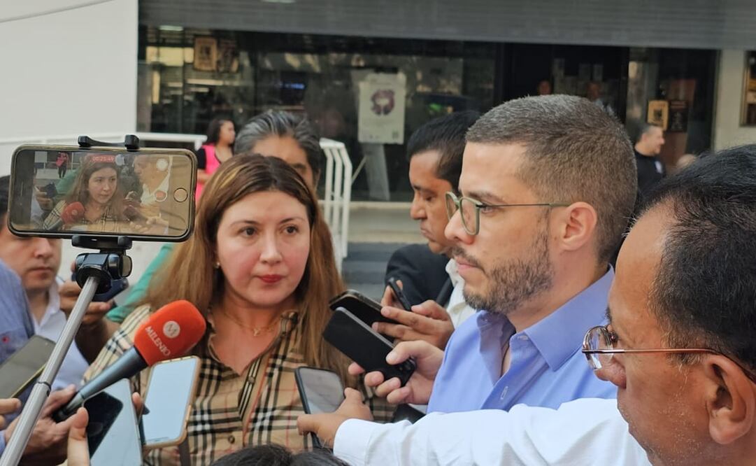 La abogada Diana Cristal González, señaló que su representado, Armando Rafael, “ha sido amedrentado”, por servidores de la Fiscalía de Niñas, Niños y Adolescentes pues no le han otorgado la custodia de su hijo, a pesar de que este ha sido violentado por su progenitora. Foto: Especial