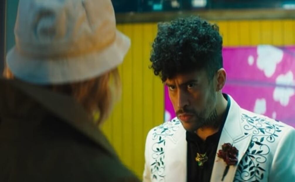 Filtran beso entre Gael García y Bad Bunny en la película "Cassandro"