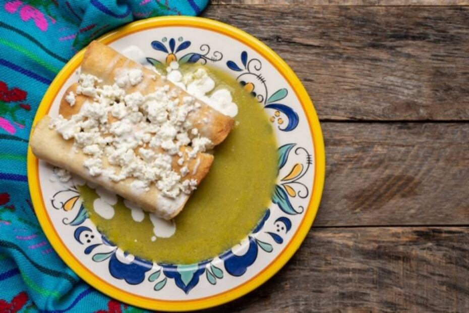 Prepara ricos tacos dorados en salsa verde SIN ACEITE
