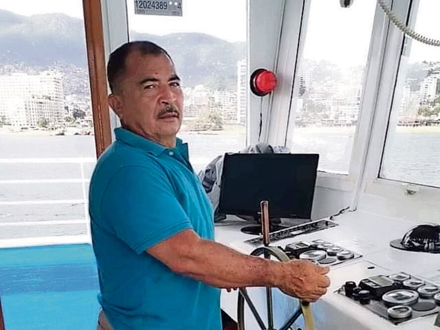 Los restos del capitán Felipe Castro de la Paz se encontraron el 28 de noviembre y este sábado la FGE los entregó a sus familiares. Foto: Especial