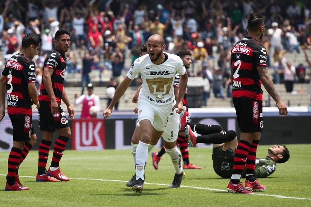 Festejo de Carlos González en el partido de Pumas contra Tijuana. Resultado final Pumas 1 Xolos 0. FOTO: DIEGO SIMÓN SÁNCHEZ