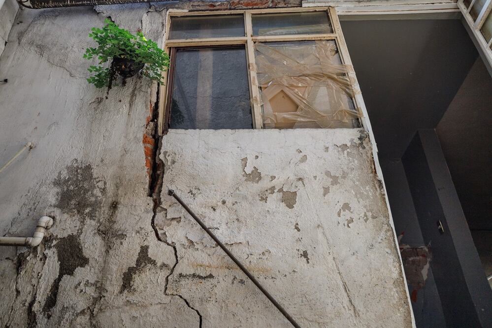 Viviendas de la colonia Molino de las Rosas, en la alcaldía Álvaro Obregón, afectadas por los microsismos. FOTO. Yaretzy M. Osnaya | EL UNIVERSAL