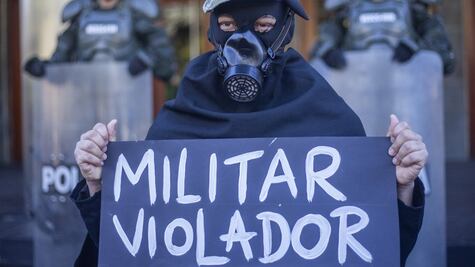 Lo que sabemos sobre los escándalos destapados en las Fuerzas Armadas de Colombia