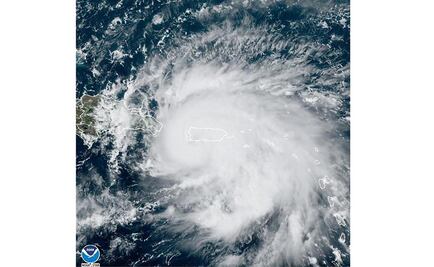 Tras apagón, huracán "Fiona" toca tierra al sur de Puerto Rico