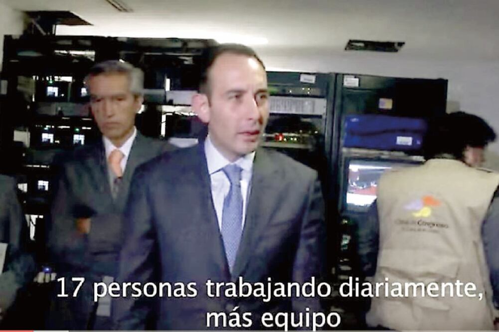 En un video, se informó que el presidente del Senado, Roberto Gil Zuarth (PAN), visitó la semana pasada las instalaciones del Canal del Congreso de la Cámara Alta (TOMADA DEL VIDEO)