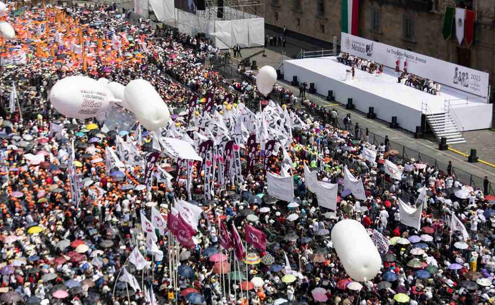 Vista panorámica del Zócalo de la Ciudad de México, durante la celebración del primer año de gobierno de la presidenta Claudia Sheinbaum Pardo. Foto: Hugo Salvador/ EL UNIVERSAL