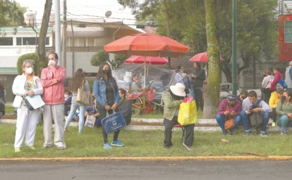 Abarrotan examen de Comipems pese a pandemia