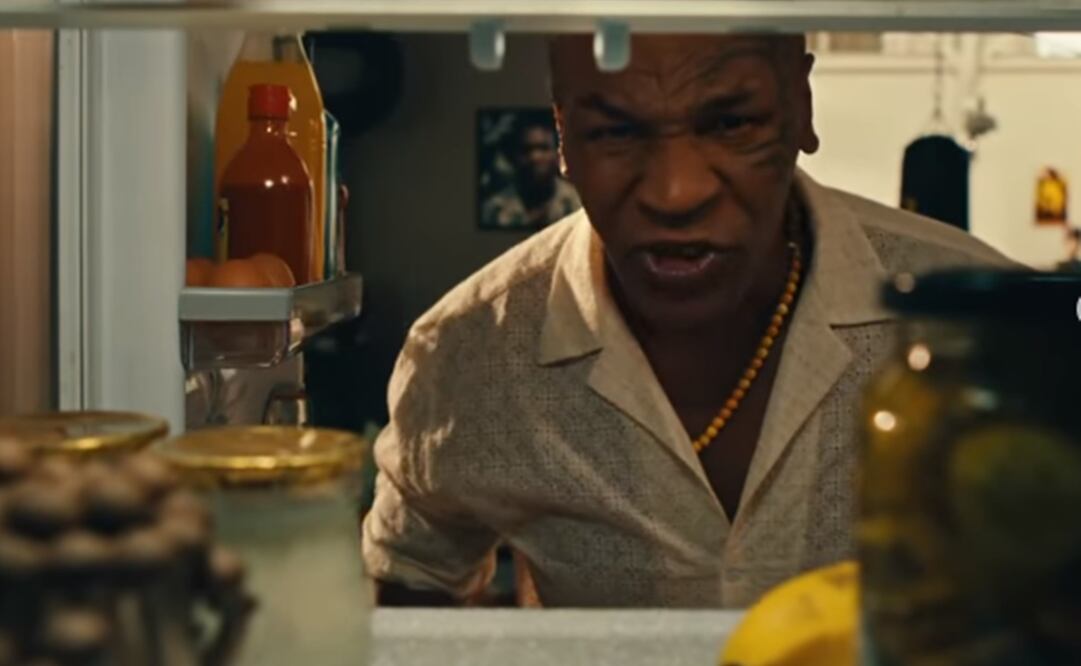 Mike Tyson promociona el nuevo disco de Peso Pluma / Foto: Especiales