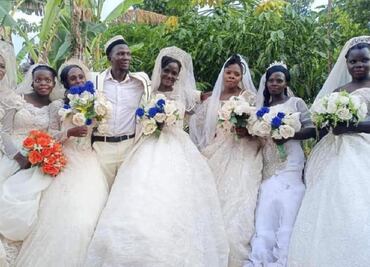 Hombre se casa con 7 mujeres en Uganda el mismo día, incluyendo dos hermanas