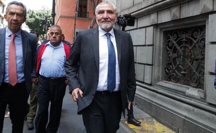 “Saludos a La Barredora”, le gritan a Adán Augusto en paseo por la CDMX; acude a reunión plenaria de Morena