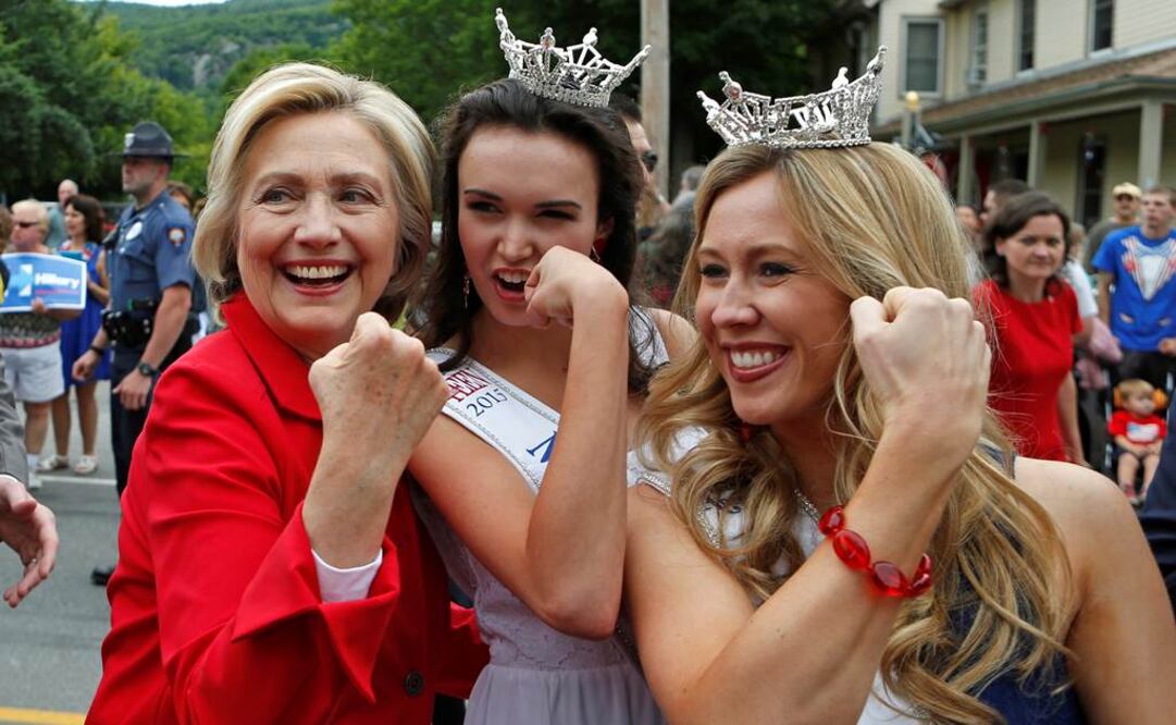 Clinton marchó en un desfile por el 4 de julio en Gorham, Nueva Hampshire (Foto: AP)