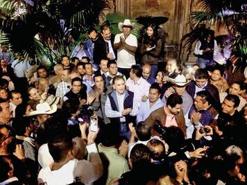 Yunes pelea con Meade