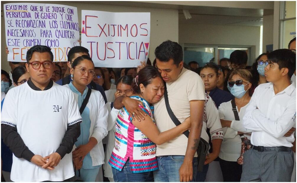 Familiares y amigos de Vianey piden que su agresor sea juzgado por el delito de feminicidio y no por desaparición forzada, el delito que se le imputa (5/11/2024). Foto: Edwin Hernández / EL UNIVERSAL