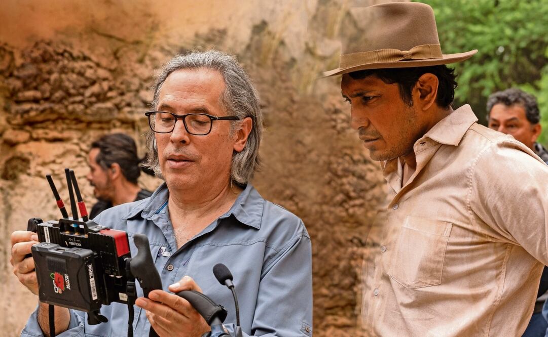 Esta miniserie es el segundo trabajo de larga duración del cinefotógrafo como director, tras lanzar la película de Pedro Páramo en septiembre del año pasado. Foto: Netflix y AP