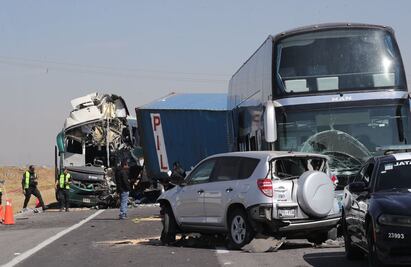 Choque en Lerma- Zitácuaro: Estas son las cifras oficiales del terrible accidente múltiple, FOTOS