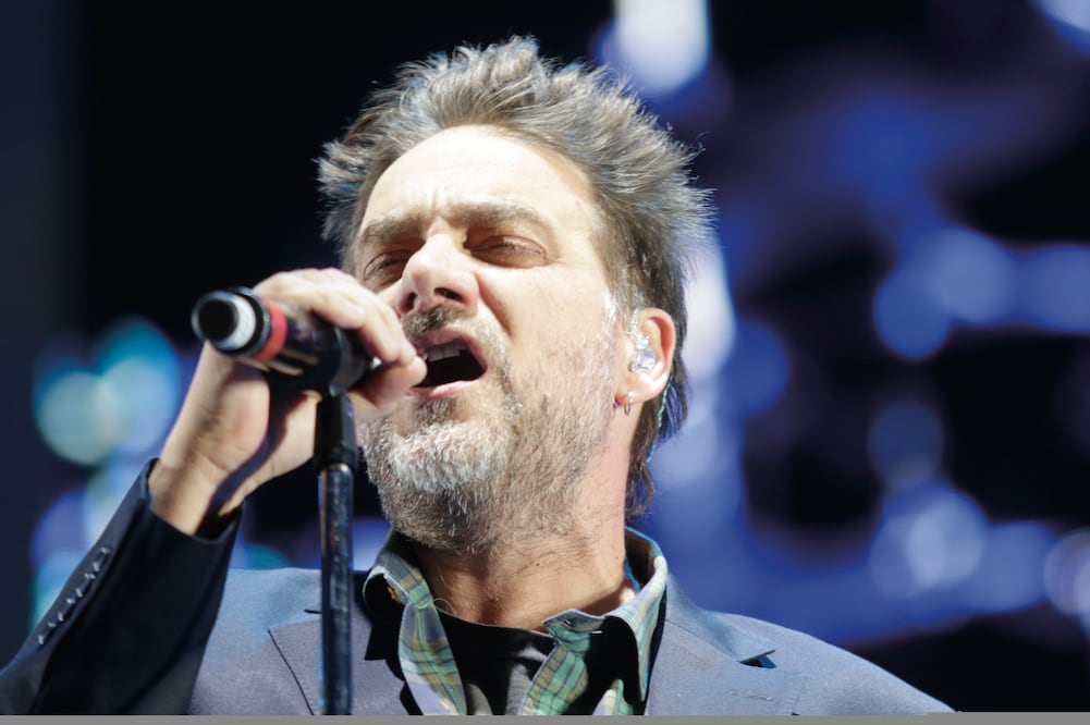 Pocas veces Vicentico se dirigió al público. Al final dijo: “Muchas gracias ante todo por la atención, estoy muy feliz” (LUIS CORTÉS Y ARIEL OJEDA. EL UNIVERSAL)