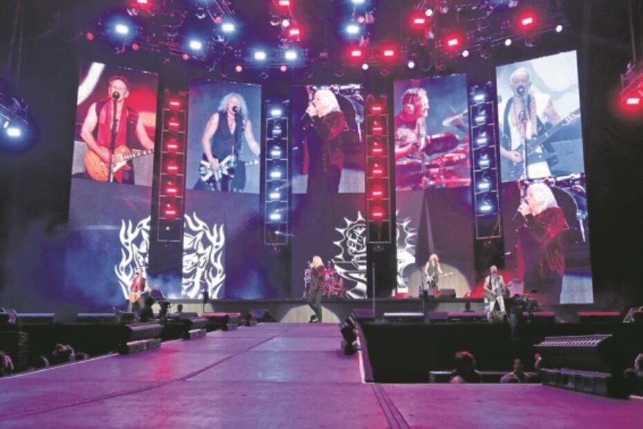 Mötley Crüe se funde con fans mexicanos