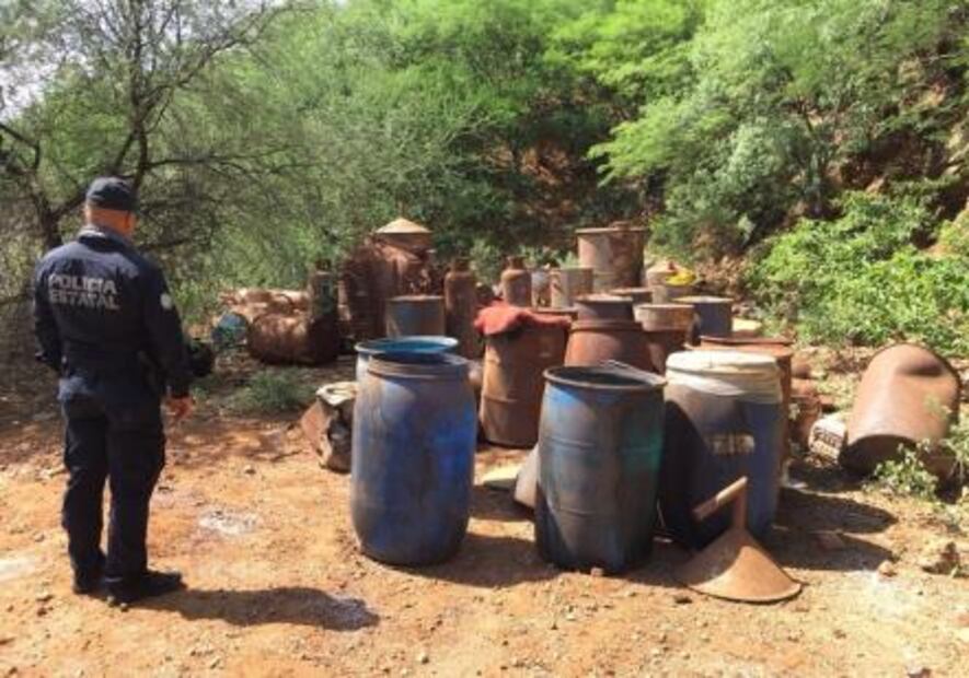Aseguran laboratorio de drogas en una mina de Sonora