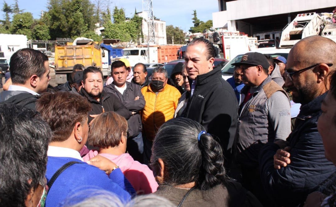 Carlos Orvañanos visita trabajadores en Cuajimalpa. Foto: Especiales