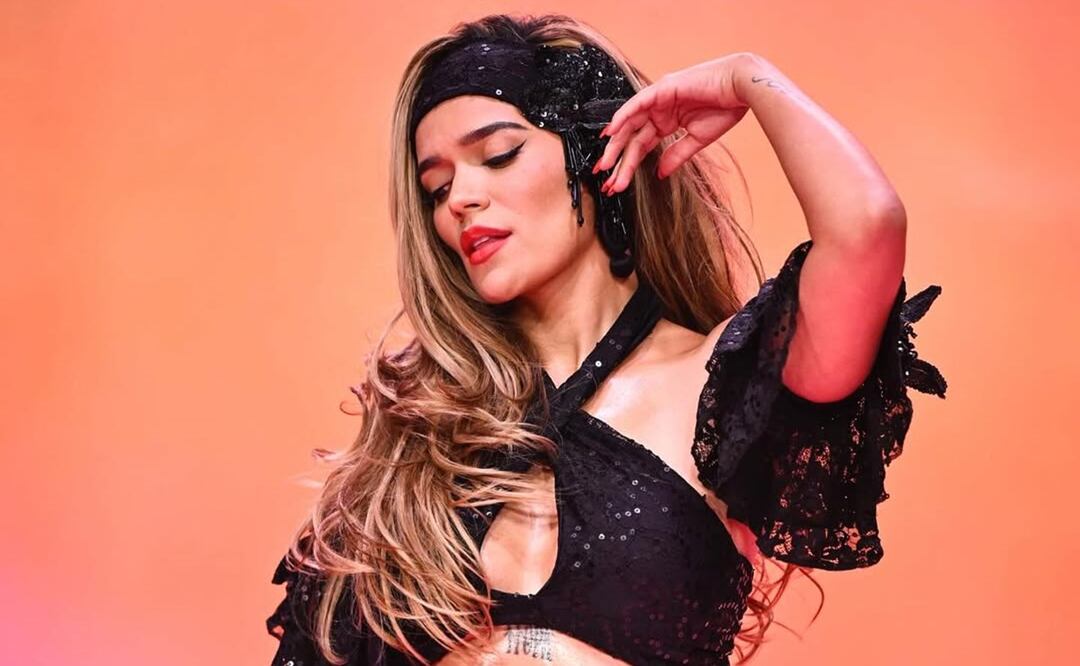 Karol G en The Tonight Show, conducido por Jimmy Fallon. Foto: Especial. Instagram @karolg