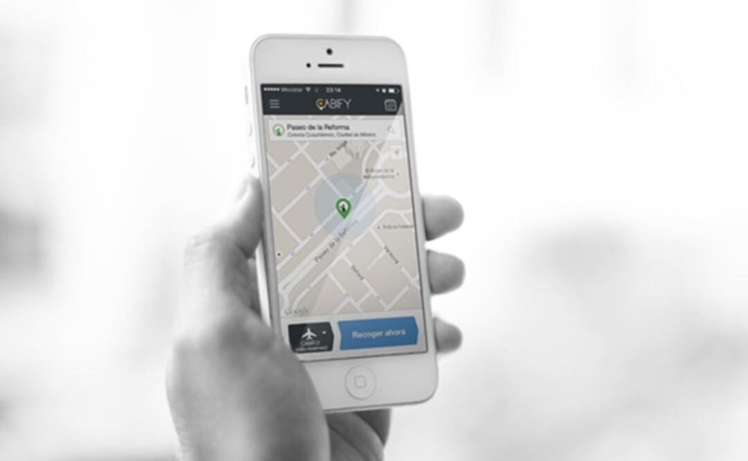 Choca zepelín de Cabify en Lomas Verdes