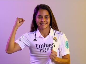 Kenti Robles se estrena en el banquillo y dirige práctica del Real Madrid