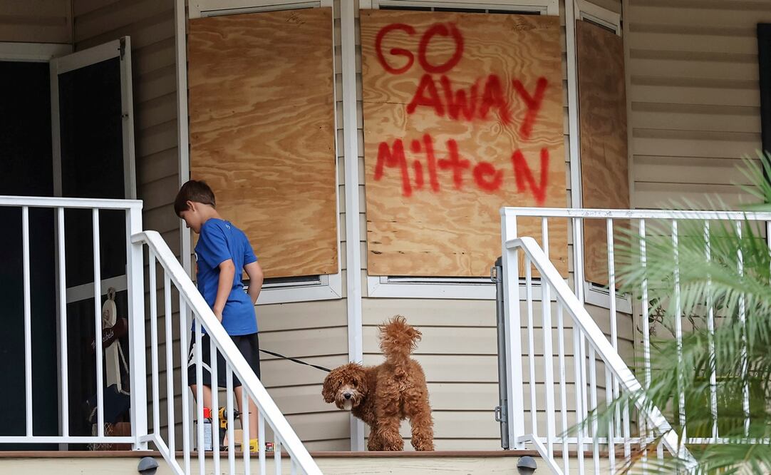 Residentes evacuan partes de la costa oeste de Florida para dirigirse a los refugios habilitados ante la llegada de Milton. Foto: AP