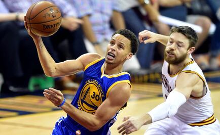 NBA: Curry dona camiseta al museo Drazen Petrovic