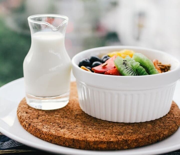 ¿Cómo se hace la leche de almendras y otras leches vegetales?